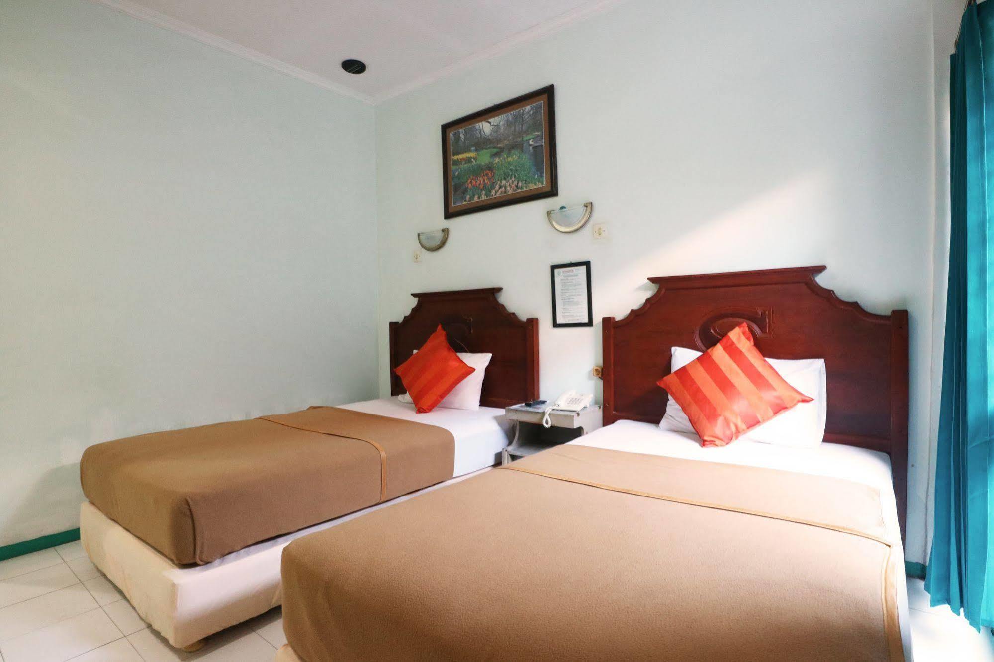 Hotel Kenongo Σουραμπάγια Εξωτερικό φωτογραφία