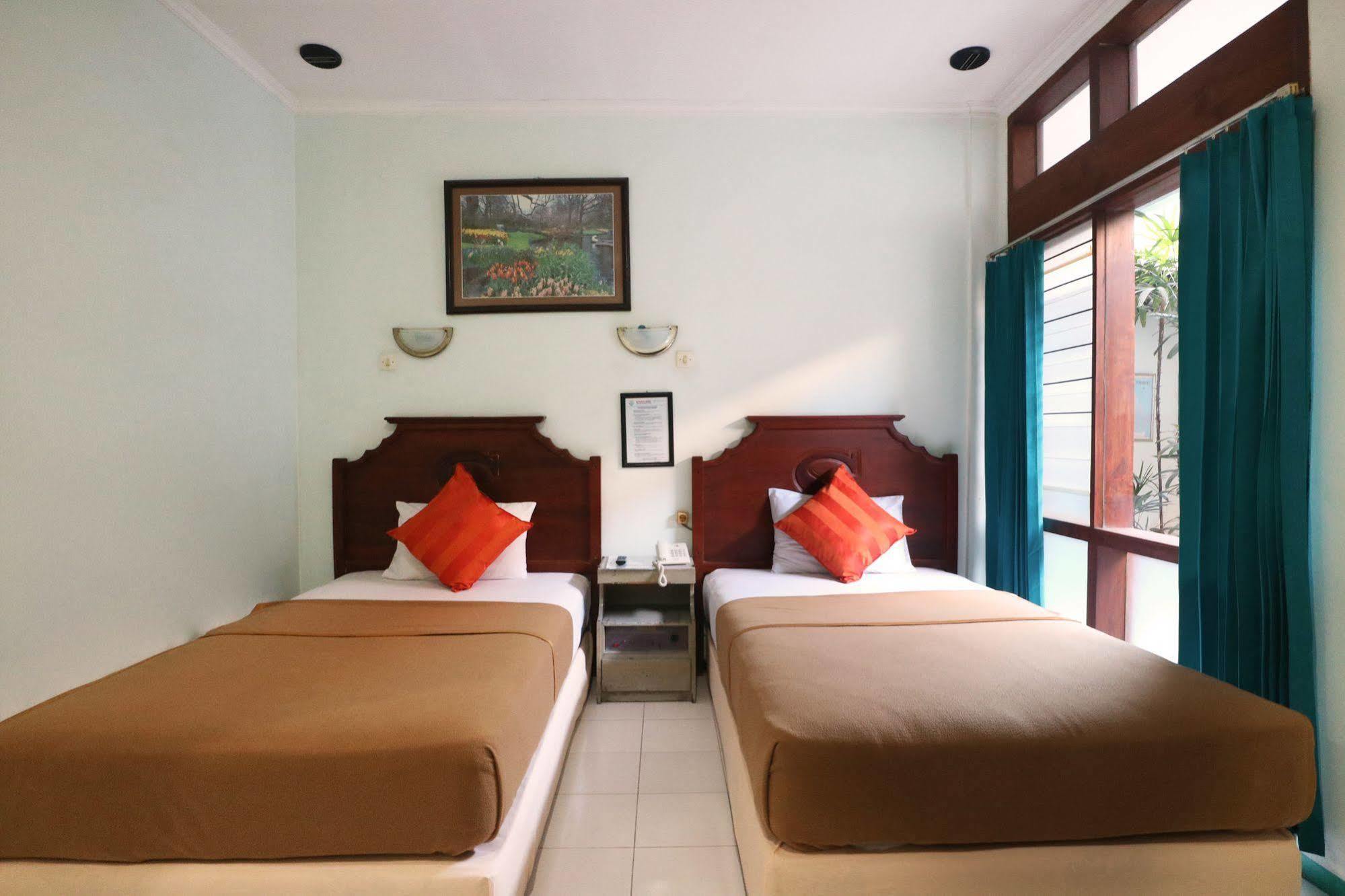 Hotel Kenongo Σουραμπάγια Εξωτερικό φωτογραφία